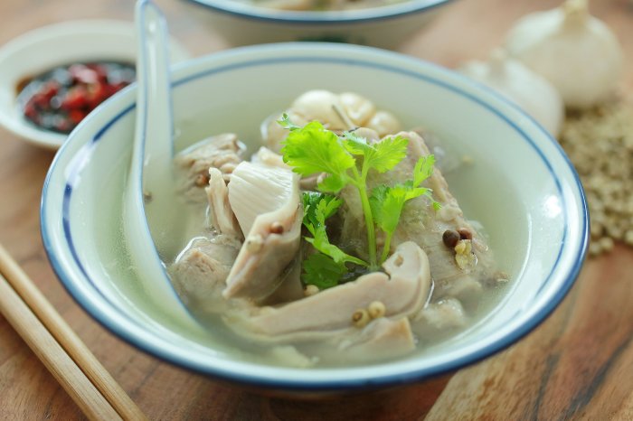 How to cook pig stomach soup chinese style