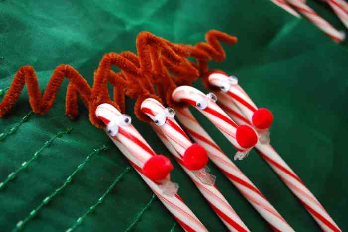 How to make a candy cane decoration